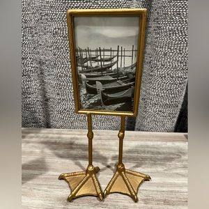 Standing Gold Frame with Seagull Feet